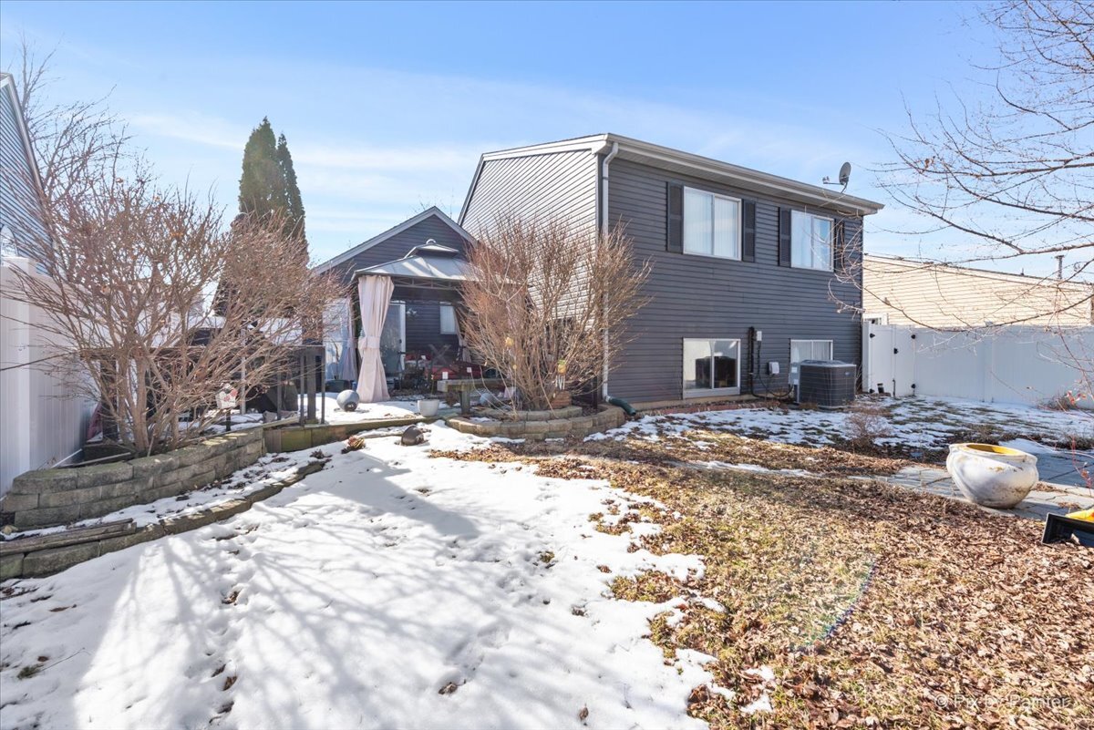 1182 Concord Drive, Elgin, IL 60120