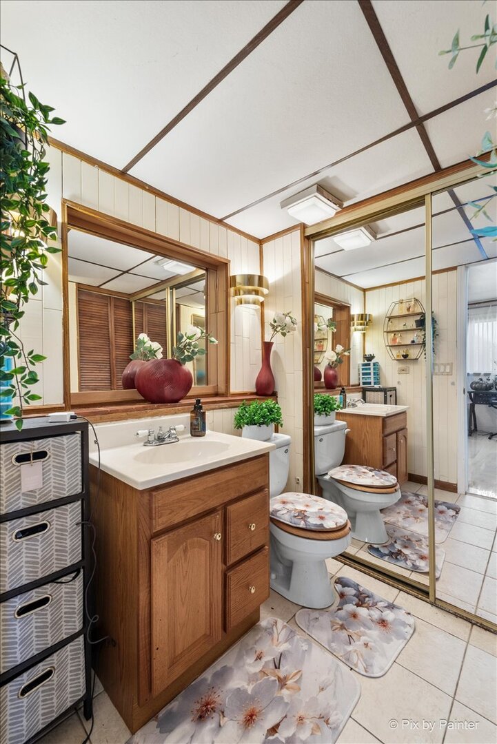 1182 Concord Drive, Elgin, IL 60120