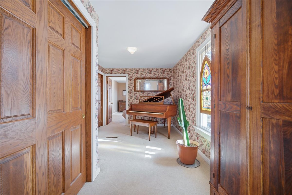 2411 Goldberg Road, Bloomington, IL 61705