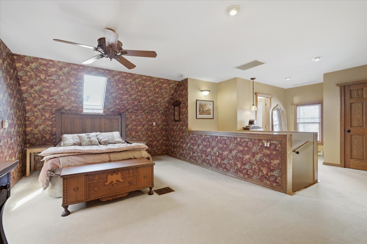 2411 Goldberg Road, Bloomington, IL 61705