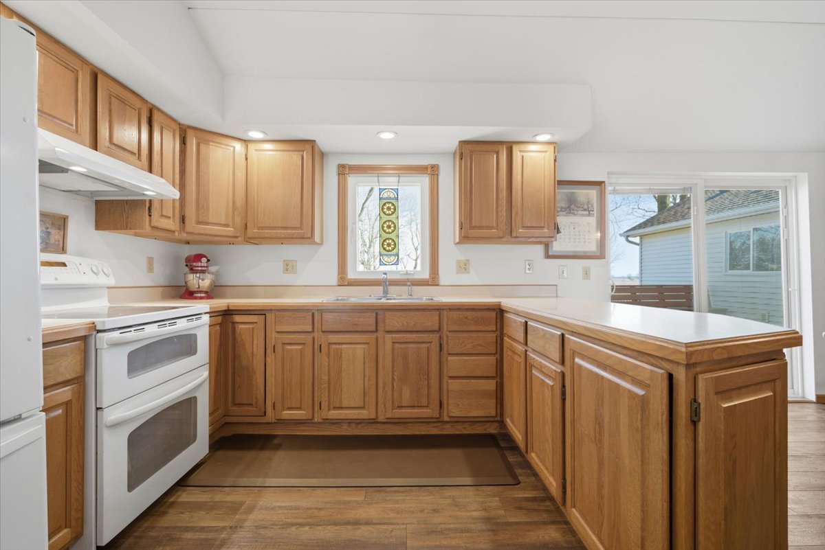 2411 Goldberg Road, Bloomington, IL 61705