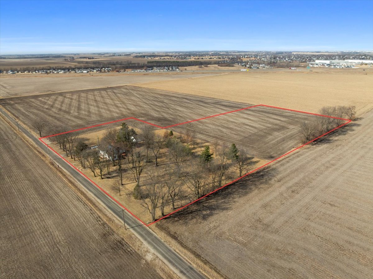 2411 Goldberg Road, Bloomington, IL 61705