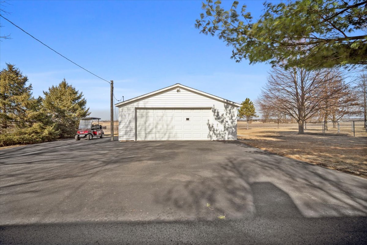 2411 Goldberg Road, Bloomington, IL 61705