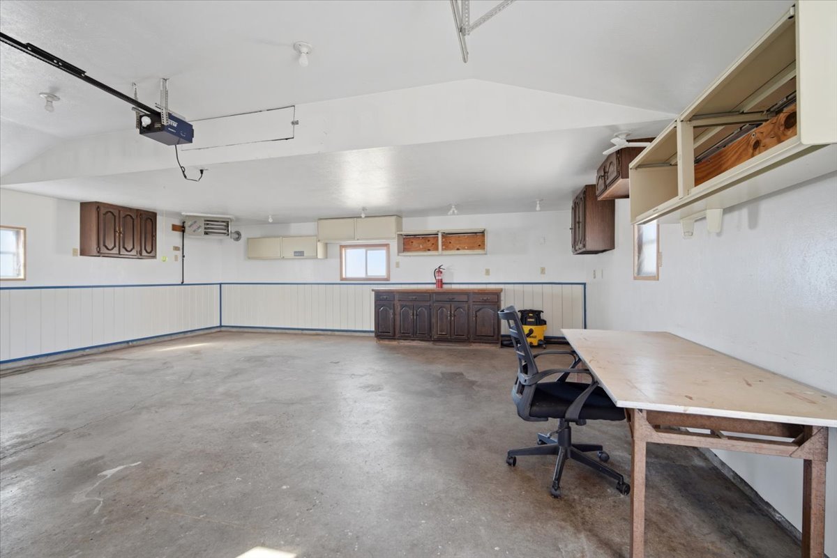 2411 Goldberg Road, Bloomington, IL 61705