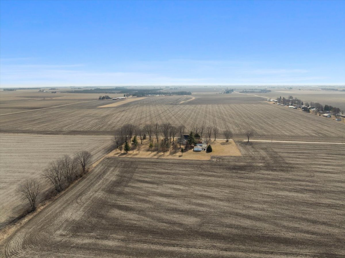 2411 Goldberg Road, Bloomington, IL 61705