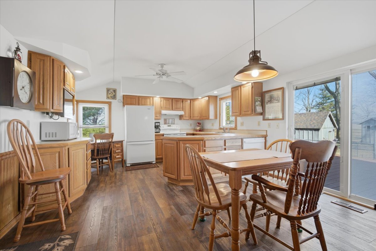 2411 Goldberg Road, Bloomington, IL 61705