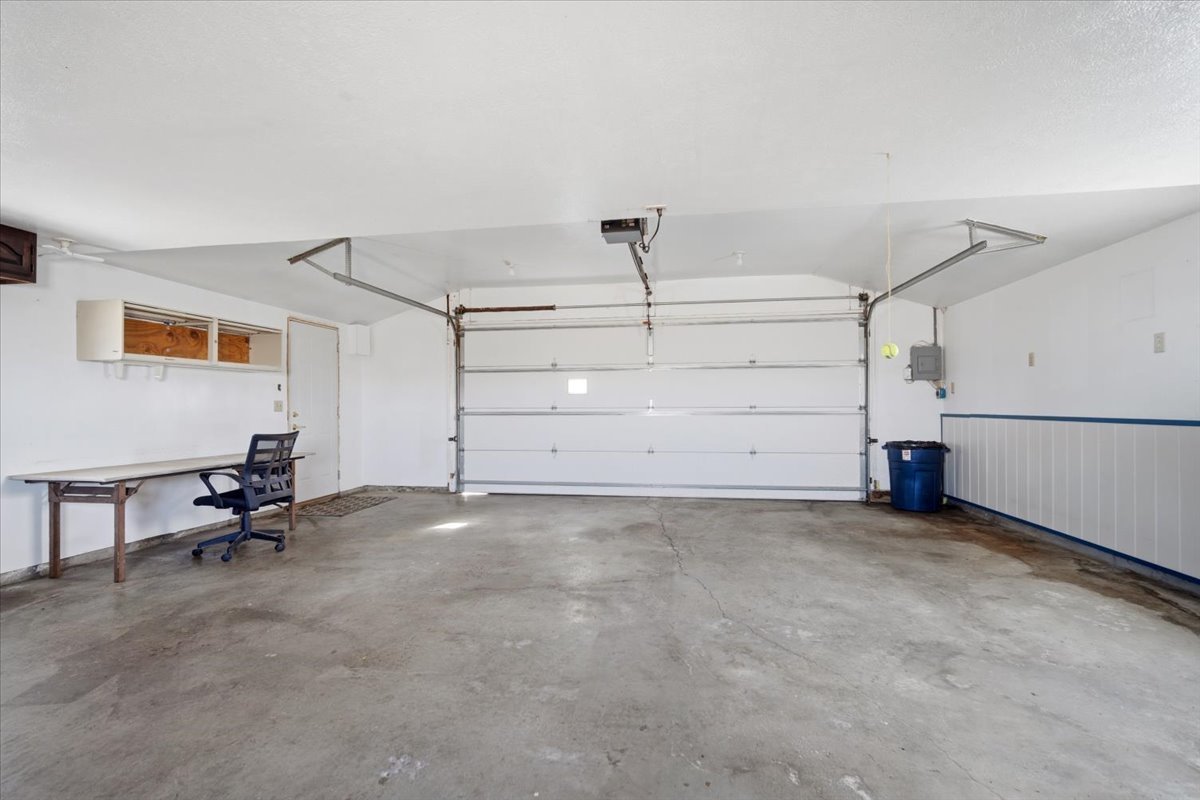 2411 Goldberg Road, Bloomington, IL 61705