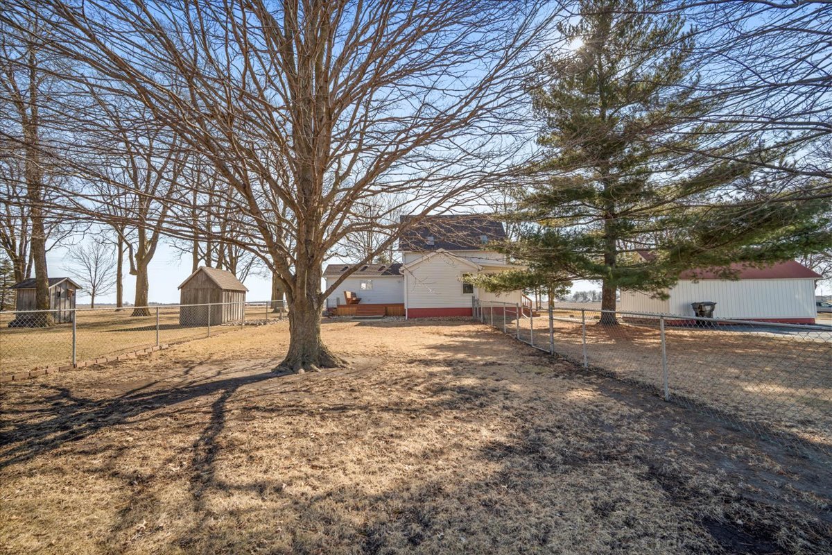 2411 Goldberg Road, Bloomington, IL 61705