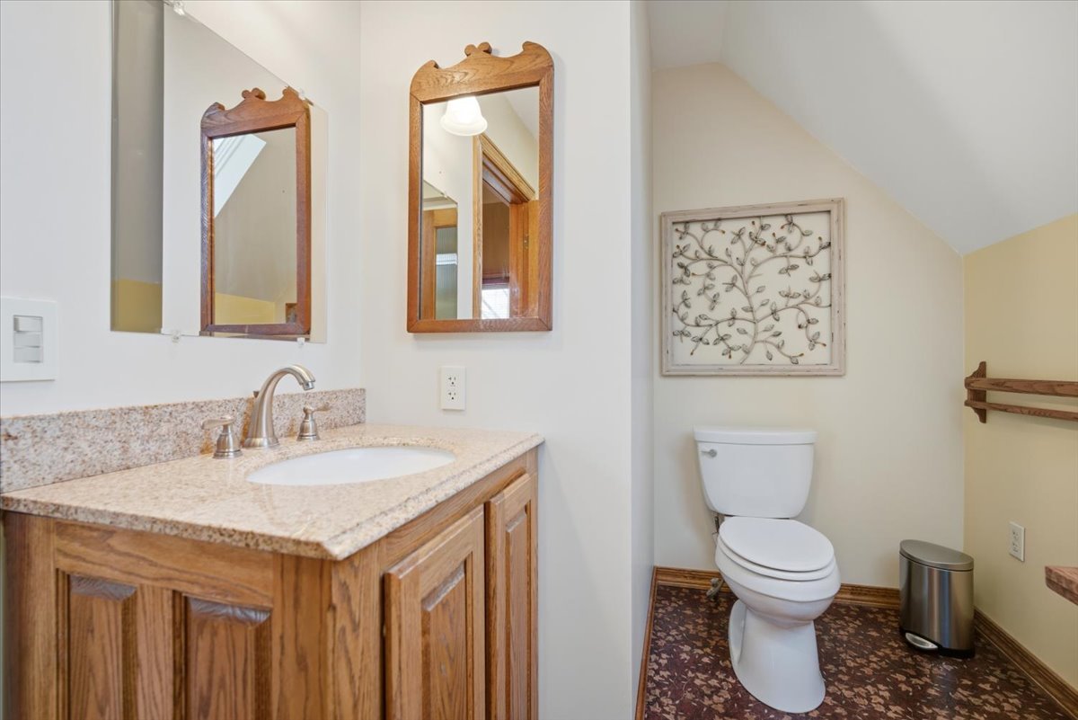 2411 Goldberg Road, Bloomington, IL 61705