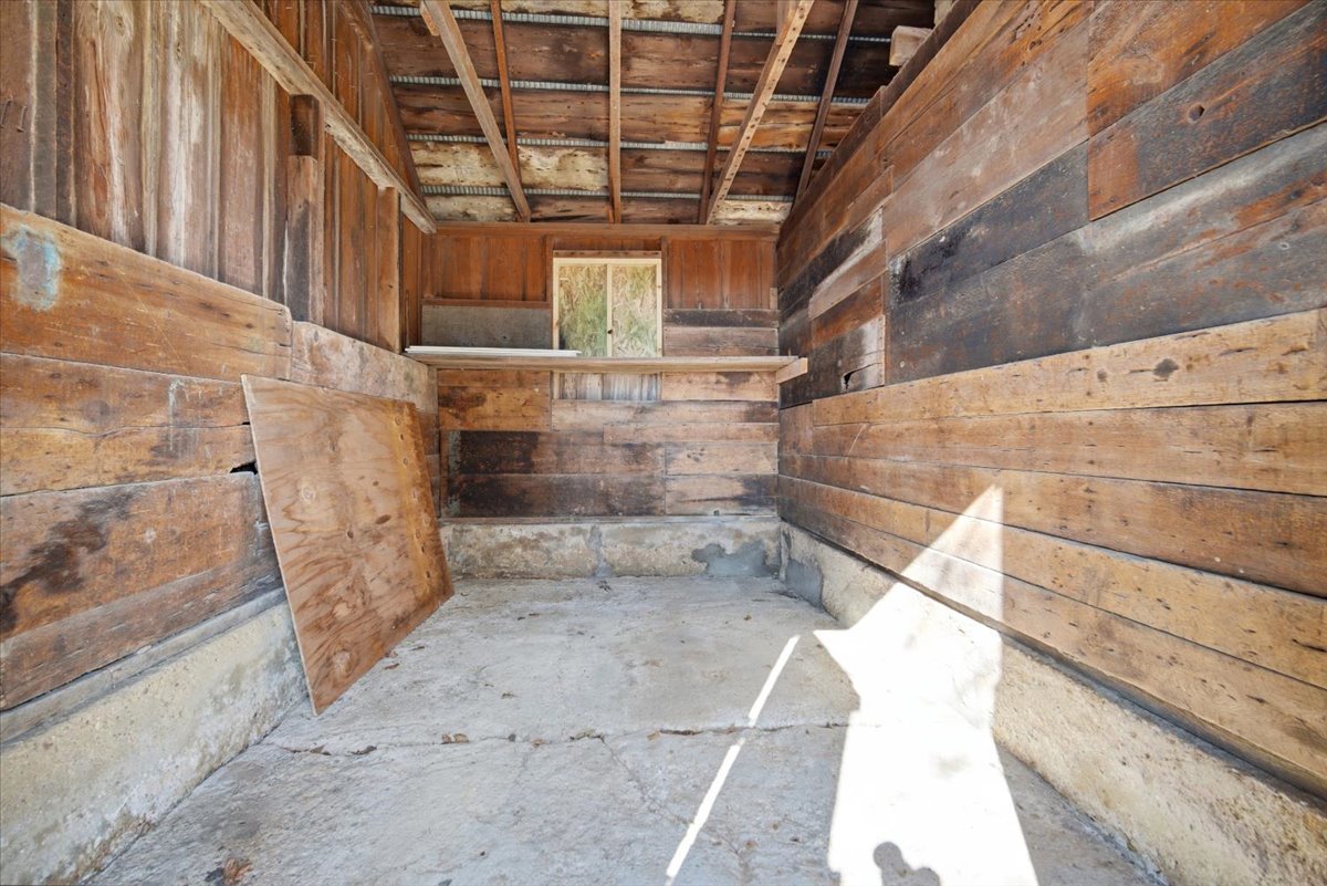 2411 Goldberg Road, Bloomington, IL 61705