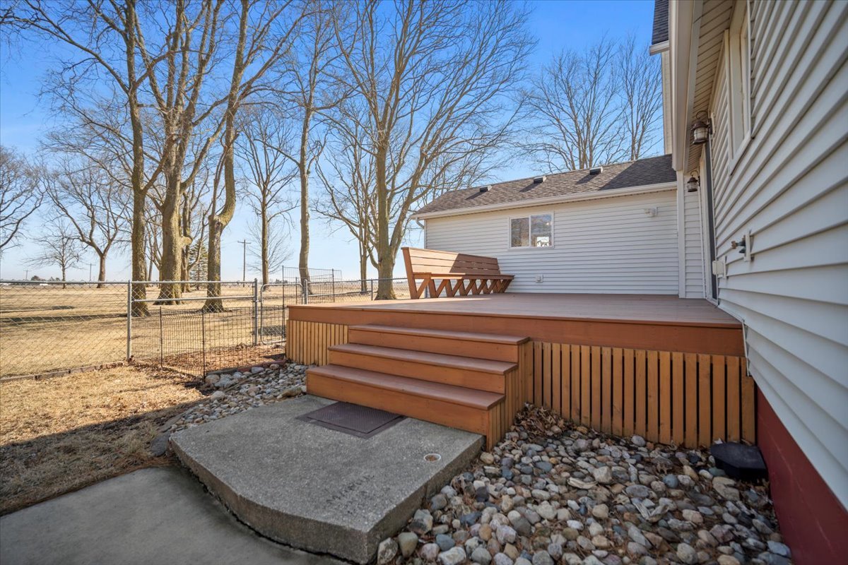 2411 Goldberg Road, Bloomington, IL 61705