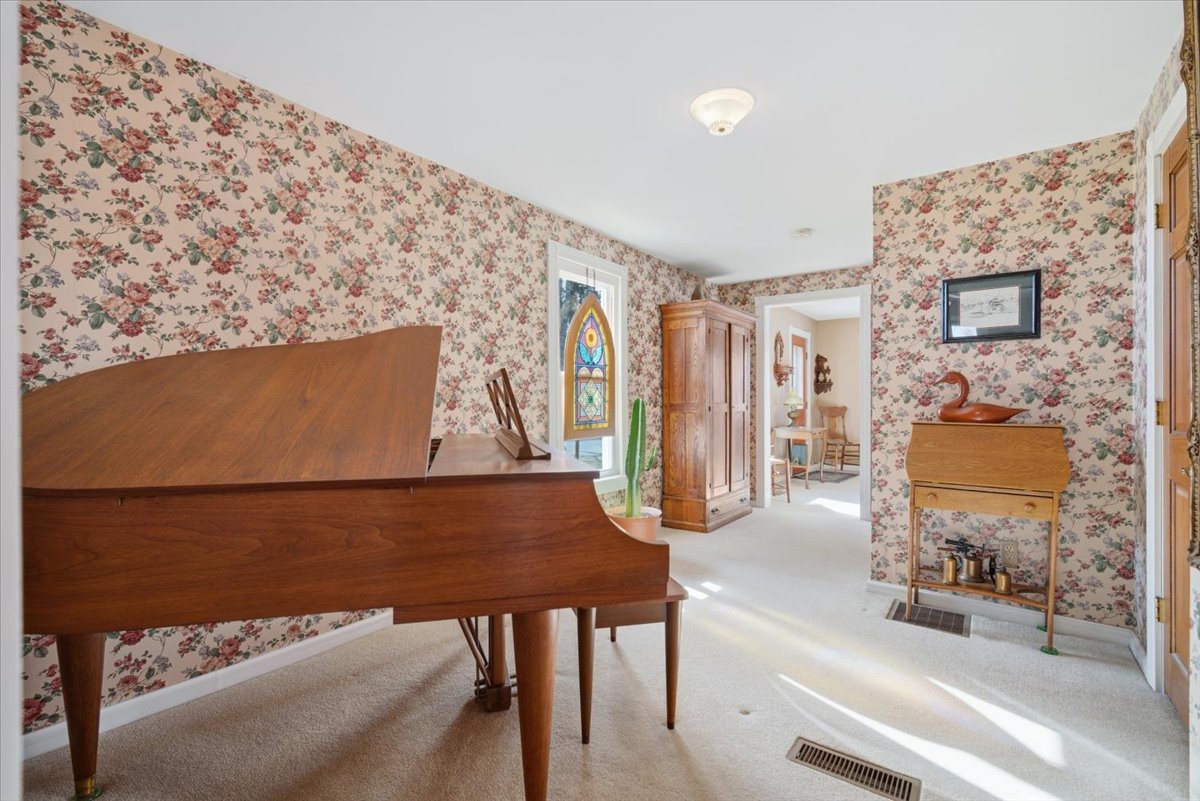 2411 Goldberg Road, Bloomington, IL 61705