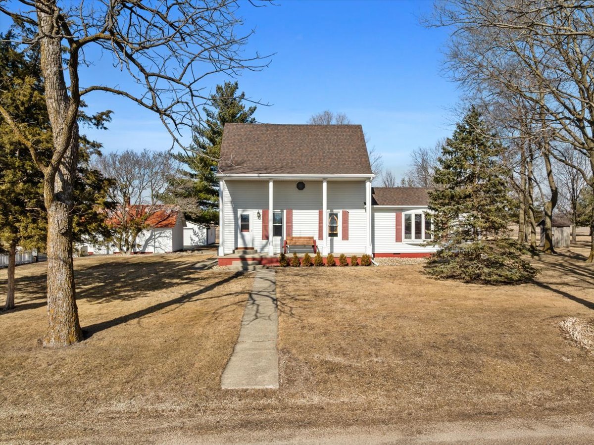 2411 Goldberg Road, Bloomington, IL 61705