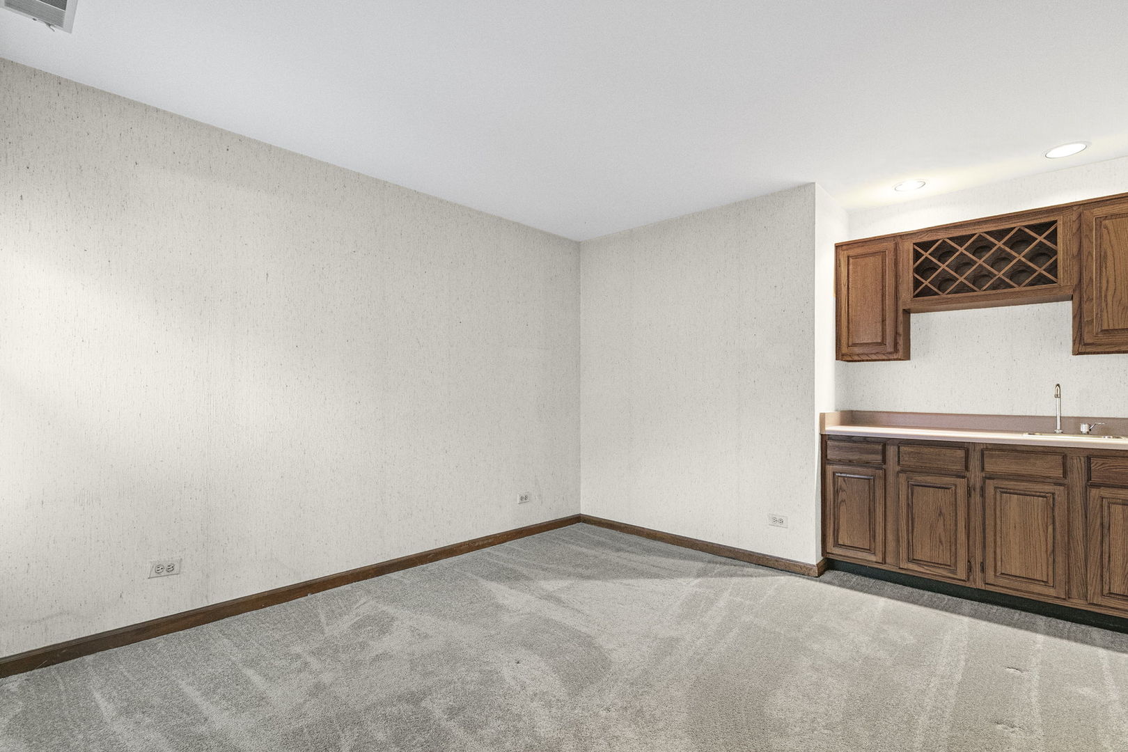 1525 Kendal Court, Arlington Heights, IL 60004