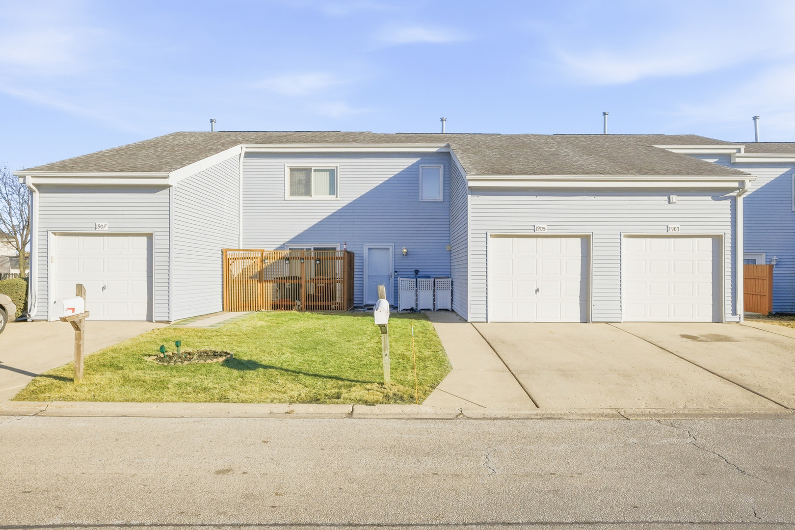 1905 Basswood Lane, Glendale Heights, IL 60139