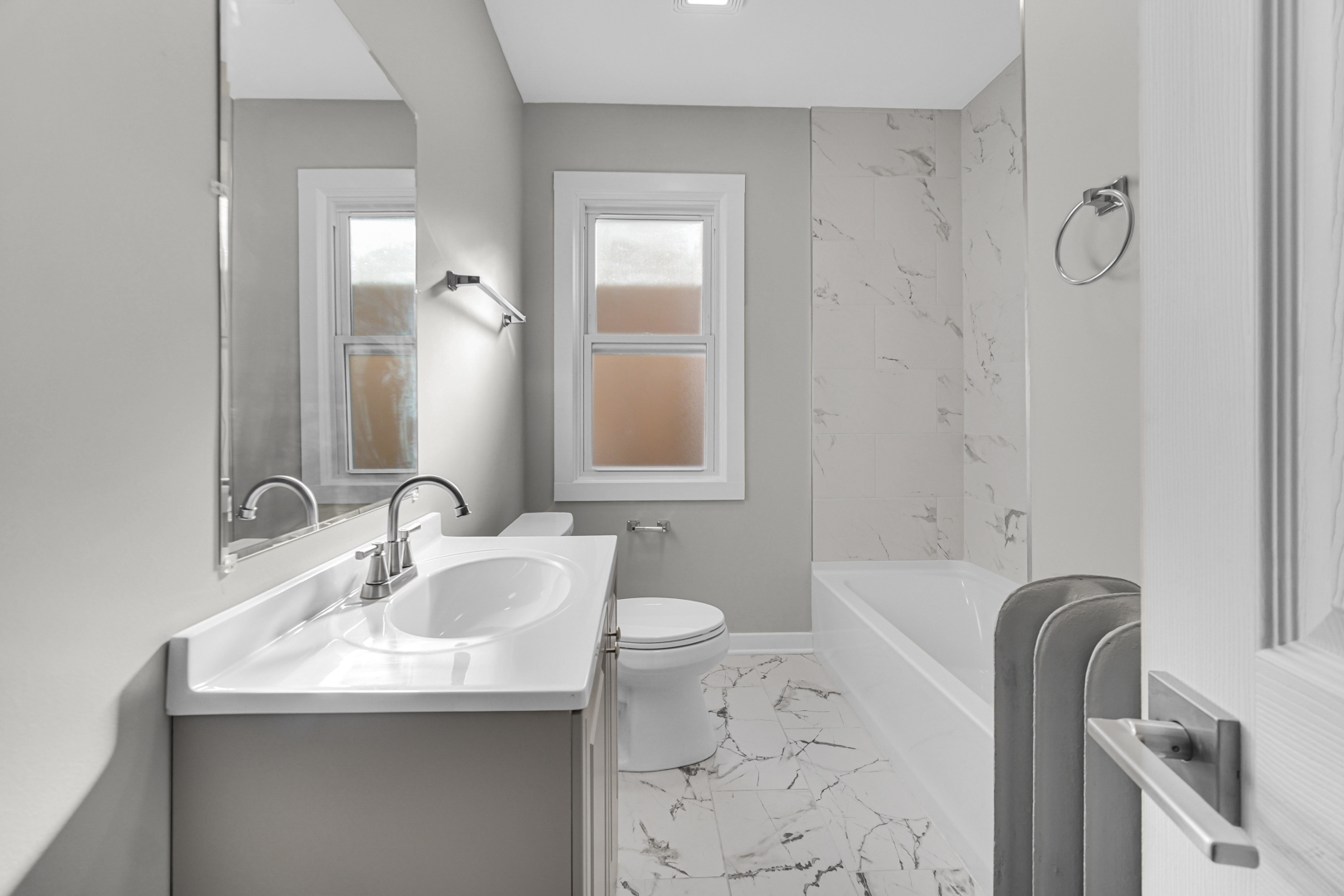 6017 S Washtenaw Avenue, Chicago, IL 60629