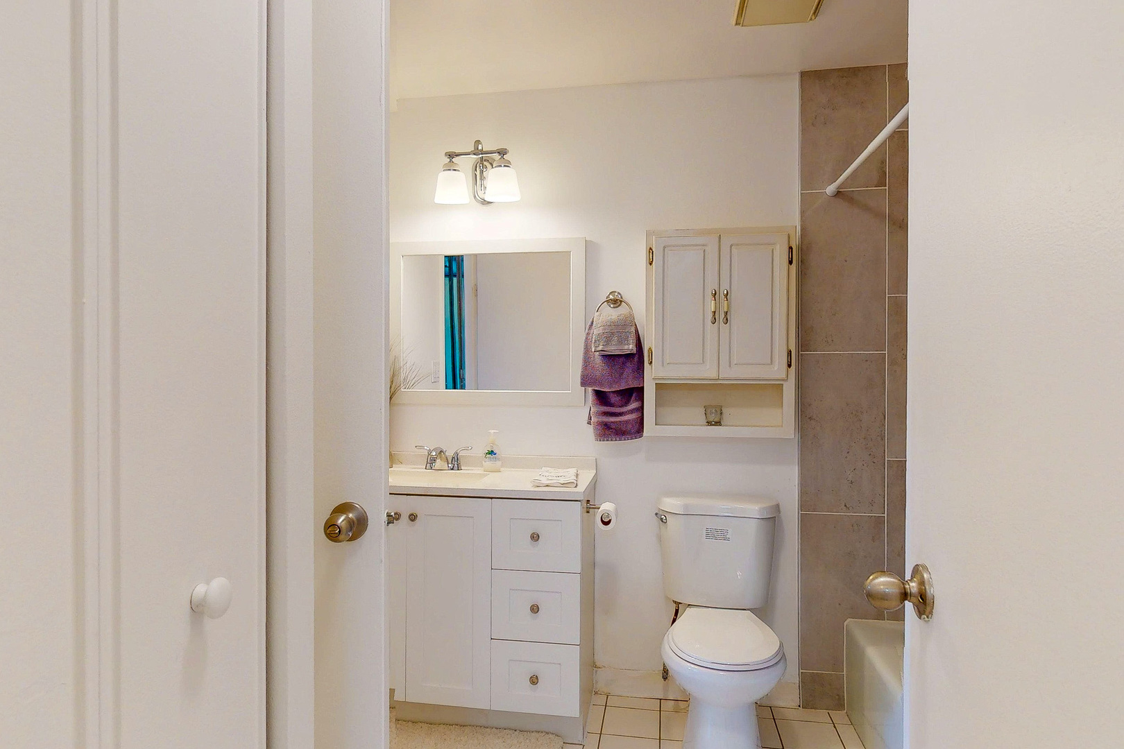 120 Lakeview Drive #110, Bloomingdale, IL 60108