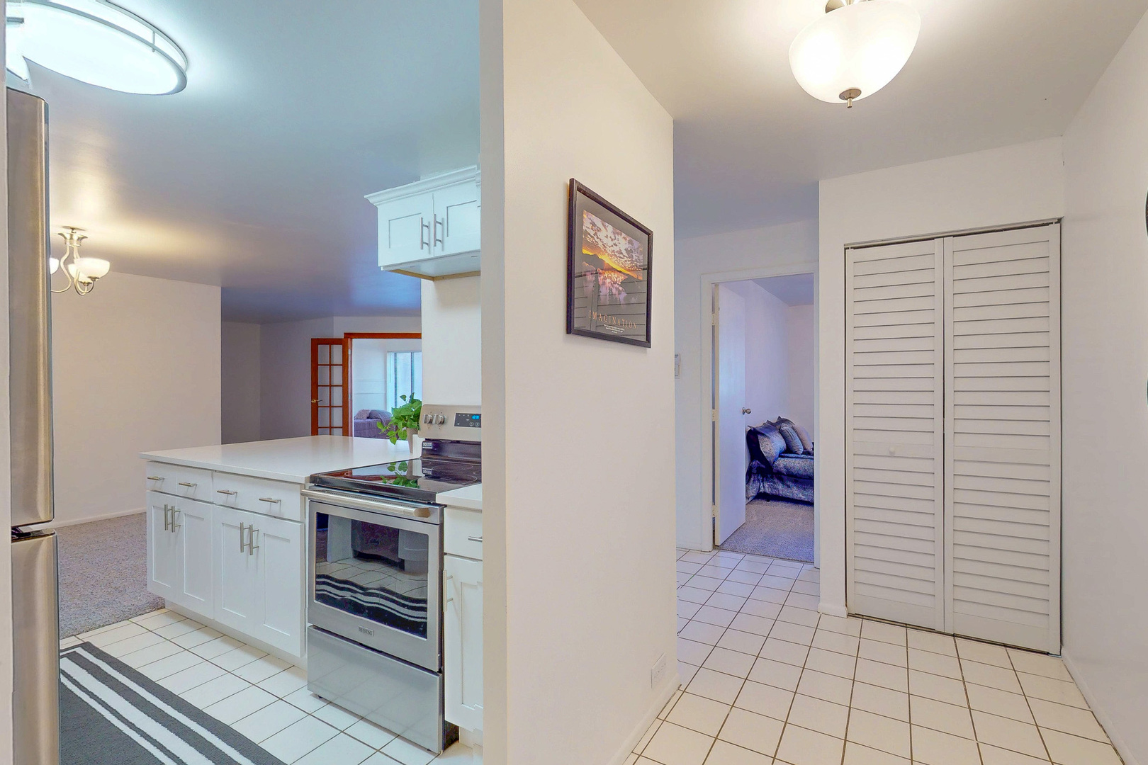 120 Lakeview Drive #110, Bloomingdale, IL 60108