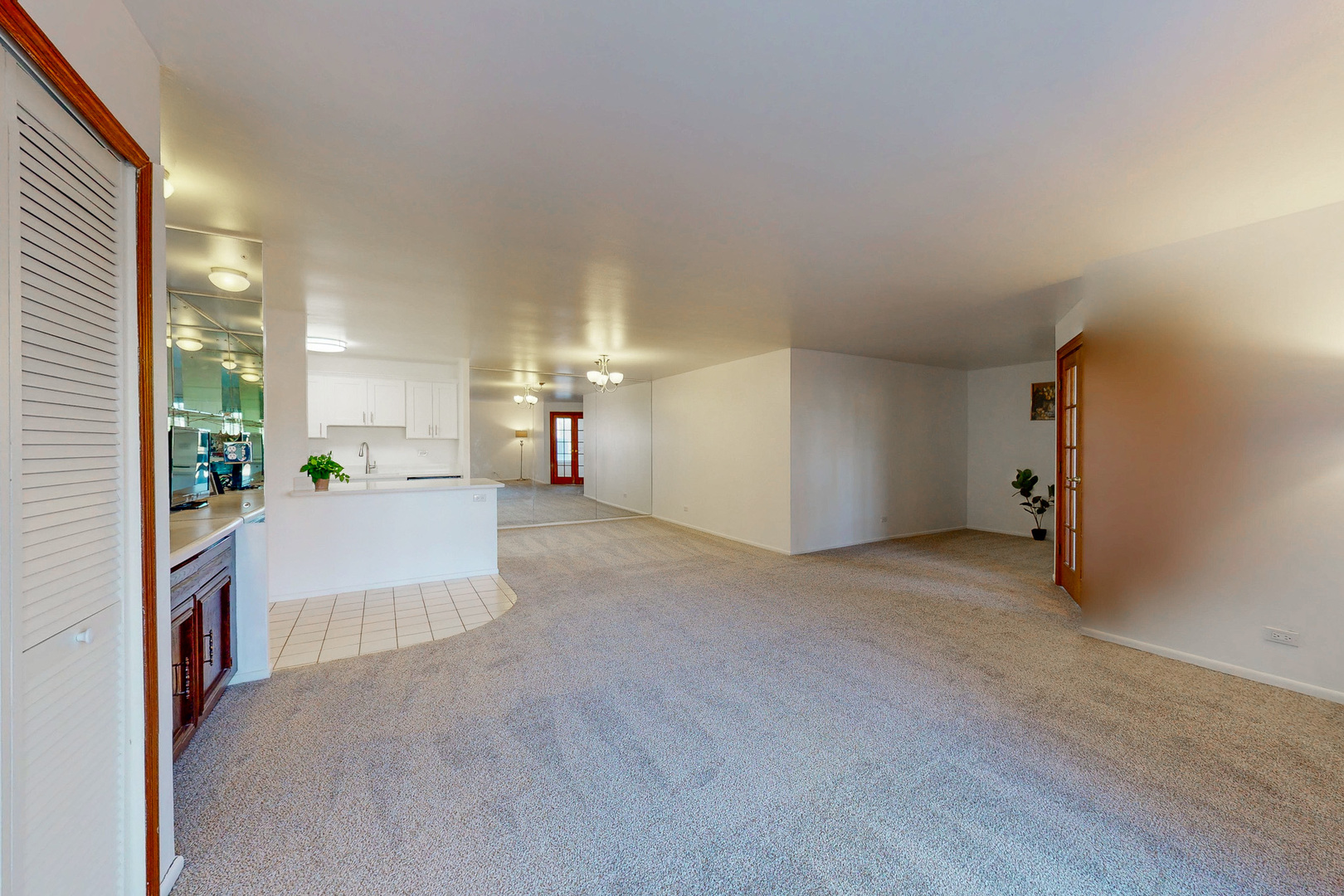 120 Lakeview Drive #110, Bloomingdale, IL 60108