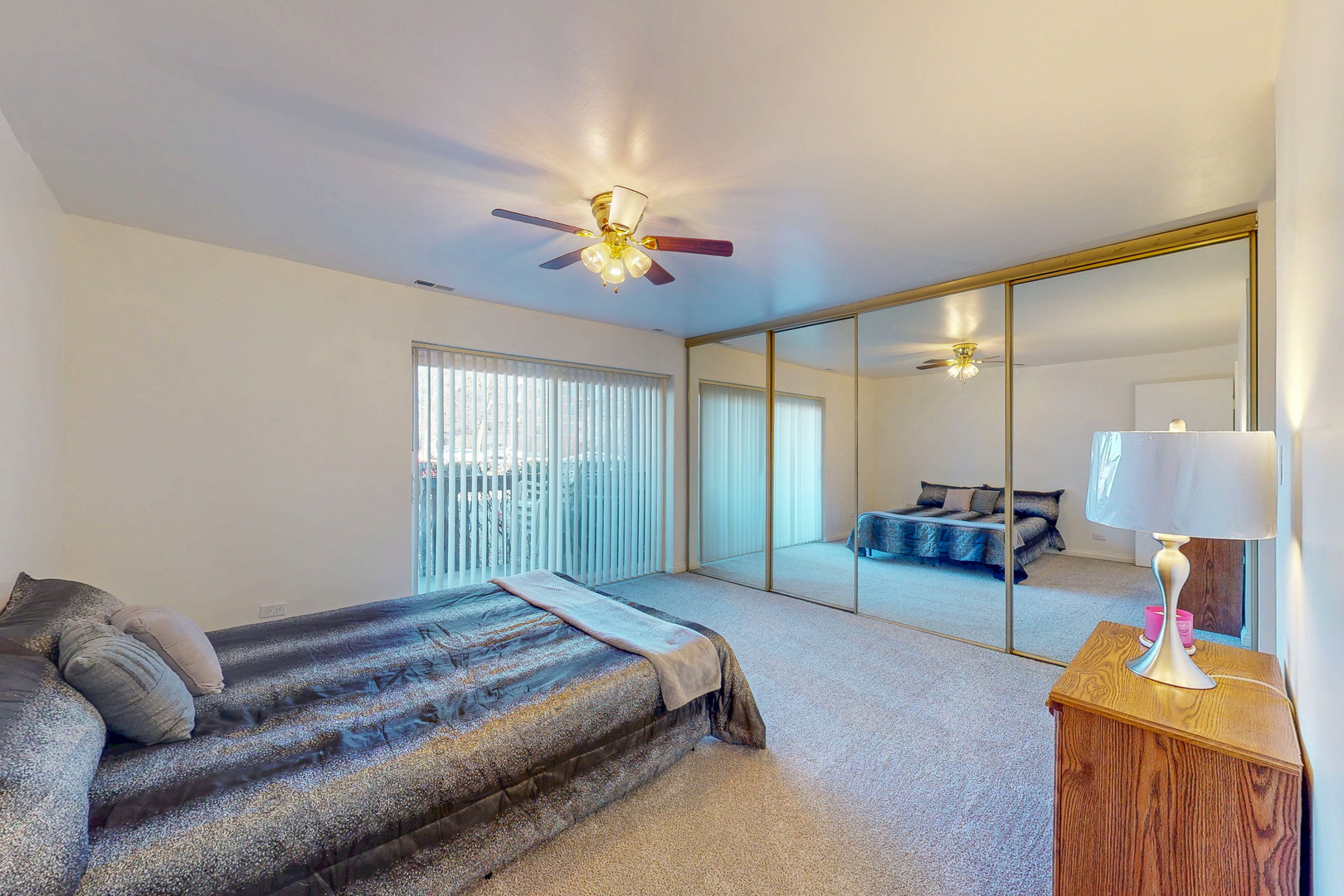 120 Lakeview Drive #110, Bloomingdale, IL 60108