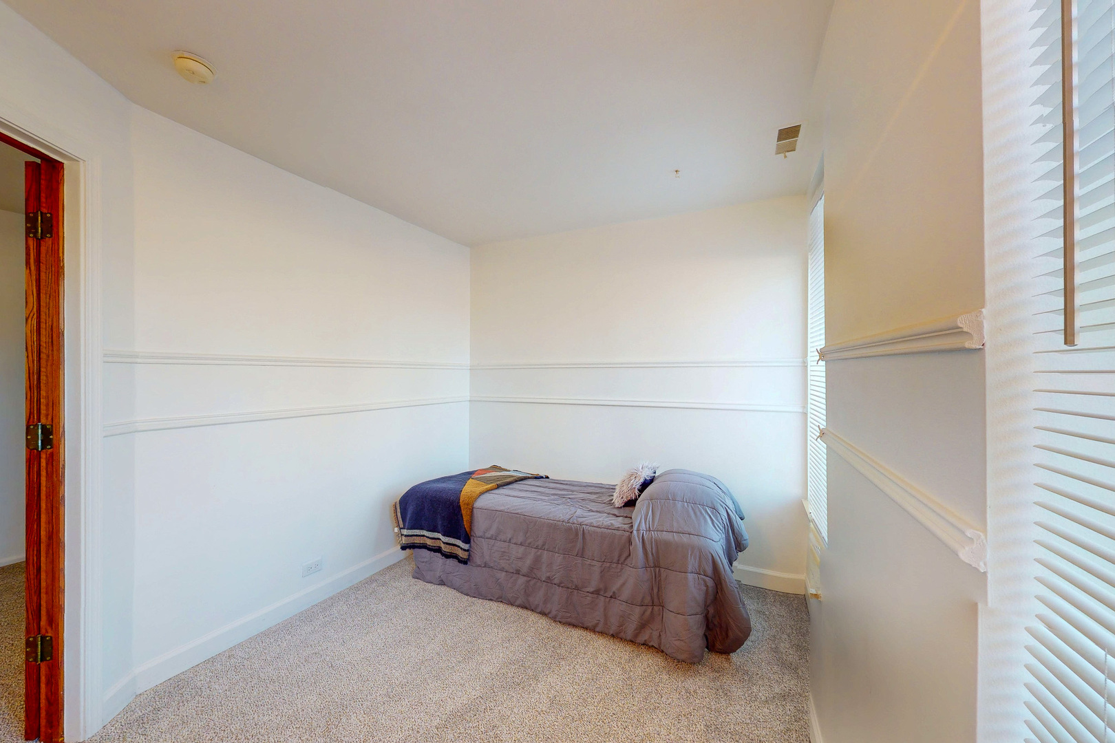 120 Lakeview Drive #110, Bloomingdale, IL 60108