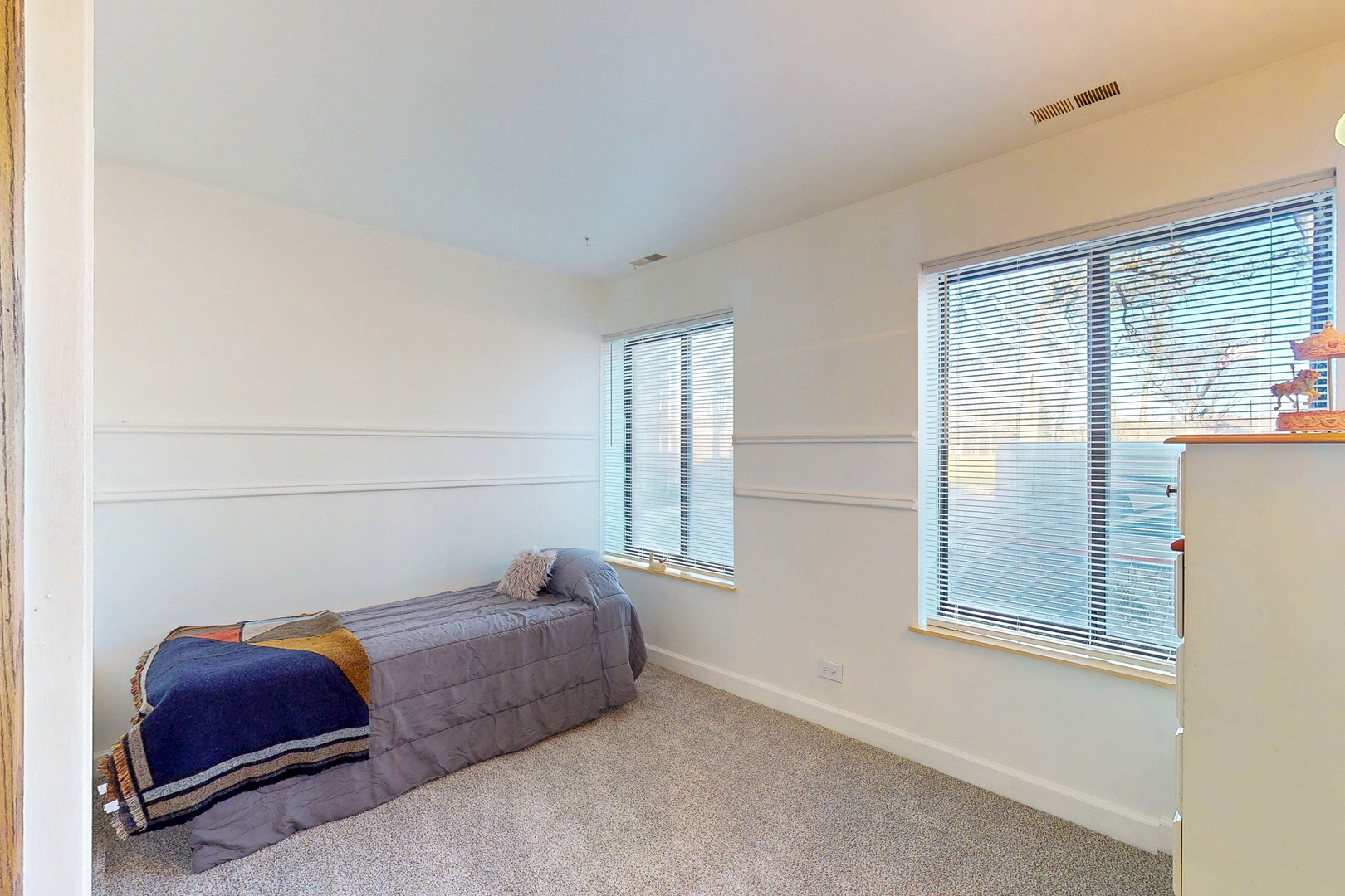 120 Lakeview Drive #110, Bloomingdale, IL 60108