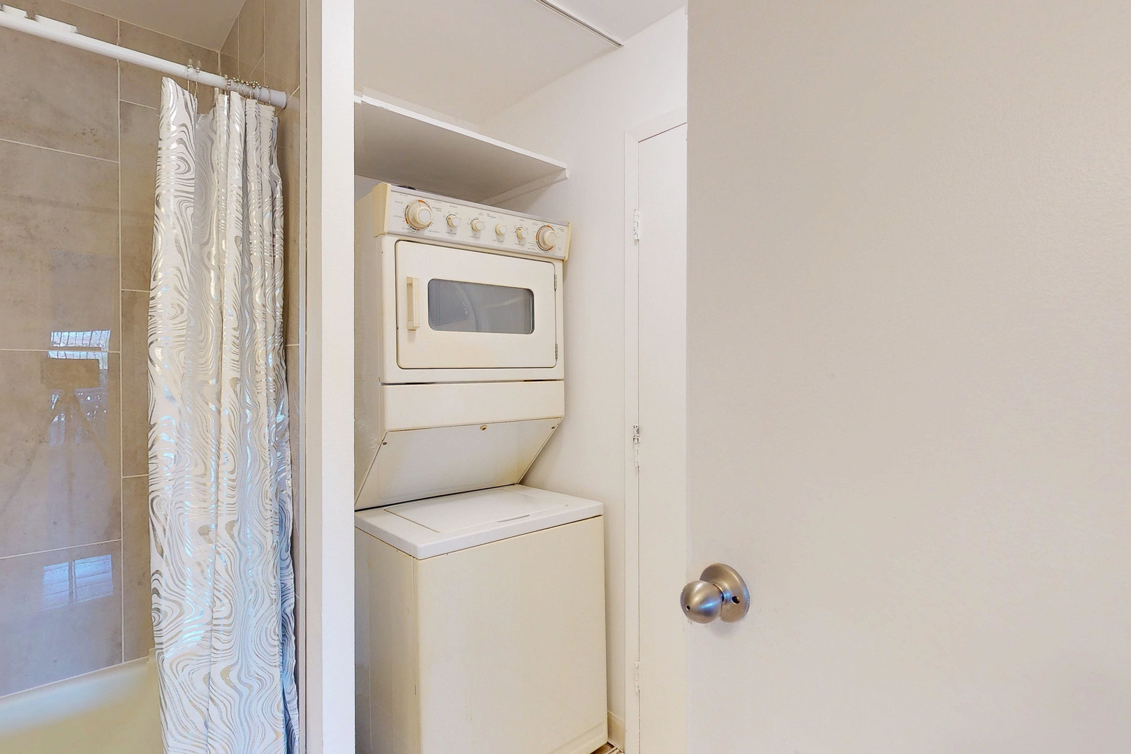 120 Lakeview Drive #110, Bloomingdale, IL 60108