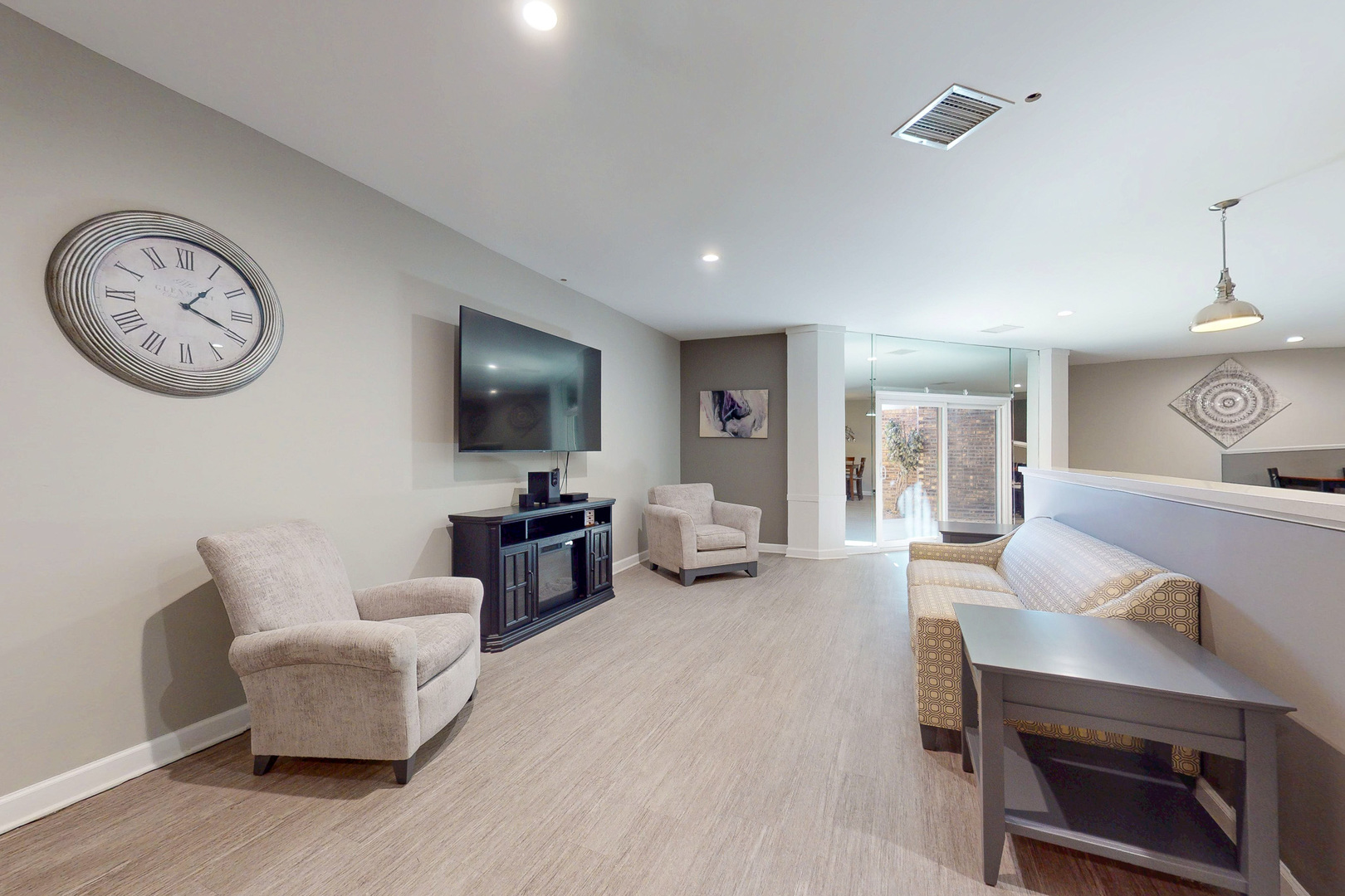 120 Lakeview Drive #110, Bloomingdale, IL 60108