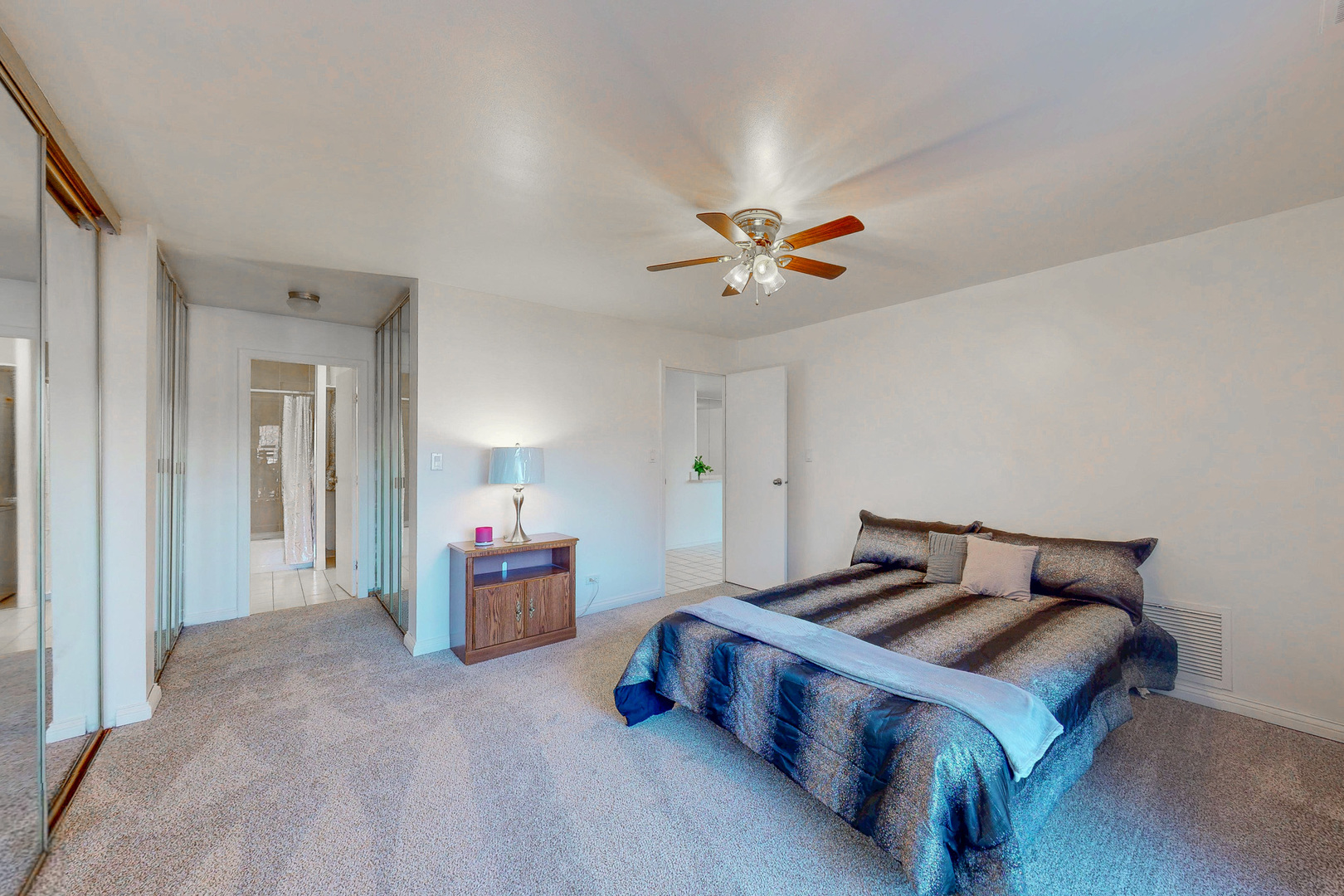 120 Lakeview Drive #110, Bloomingdale, IL 60108