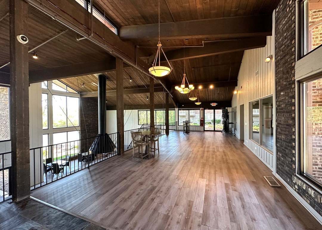 120 Lakeview Drive #110, Bloomingdale, IL 60108