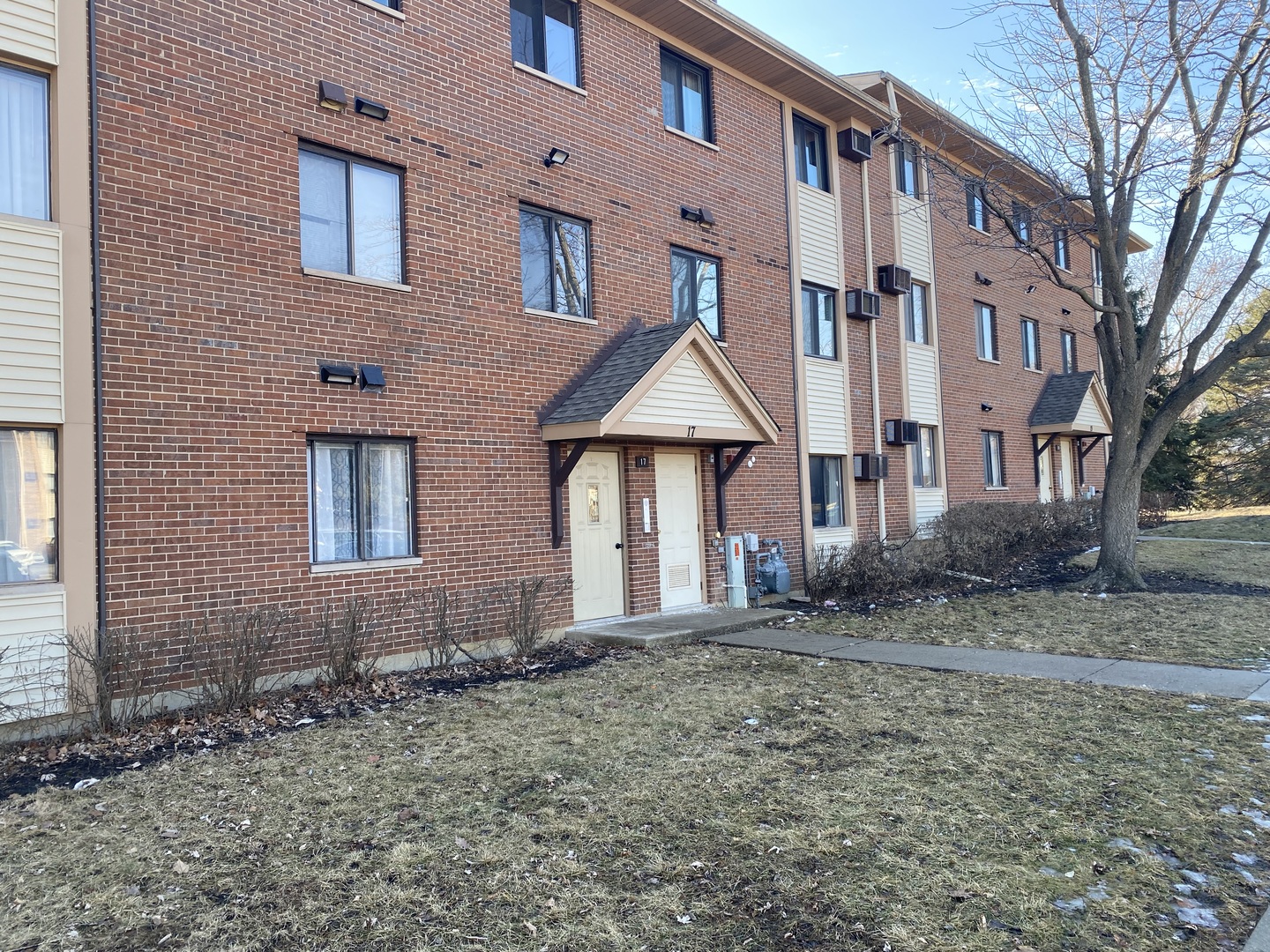 17 Parkside Court #7, Vernon Hills, IL 60061