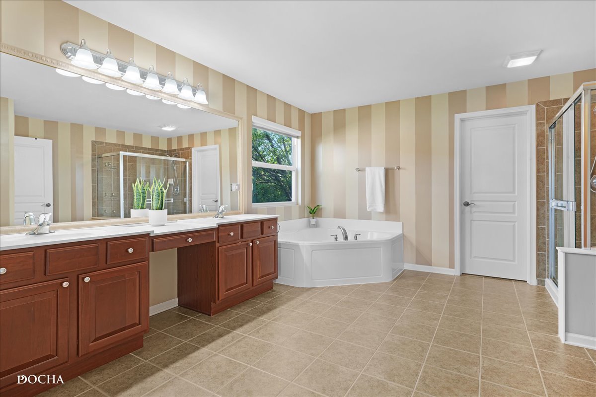 25004 W Prairie Grove Drive, Plainfield, IL 60585