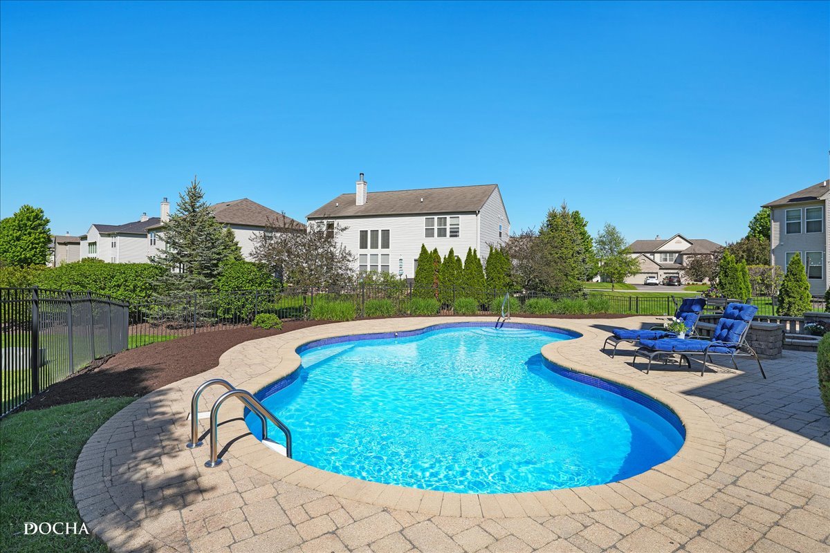 25004 W Prairie Grove Drive, Plainfield, IL 60585