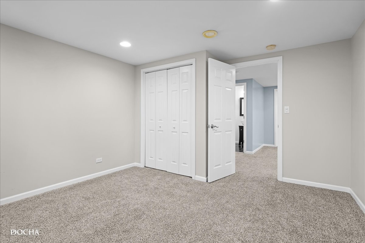 25004 W Prairie Grove Drive, Plainfield, IL 60585