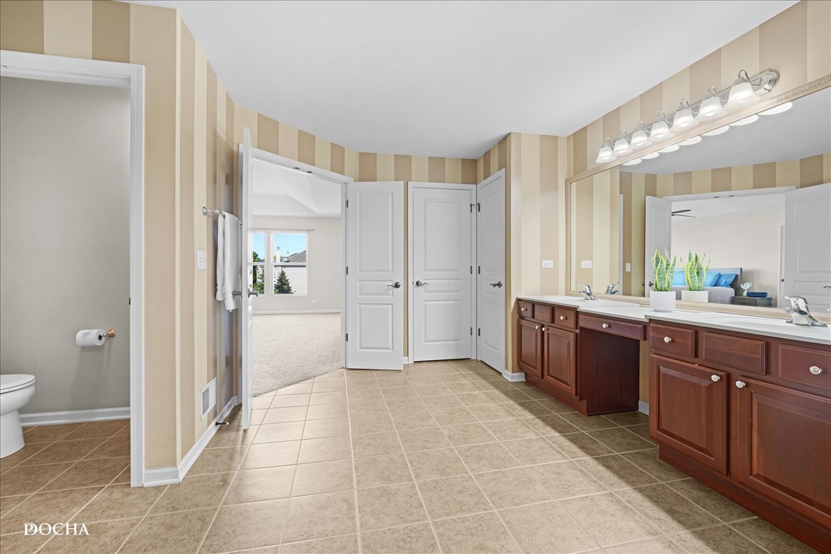 25004 W Prairie Grove Drive, Plainfield, IL 60585