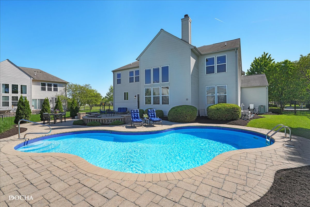 25004 W Prairie Grove Drive, Plainfield, IL 60585