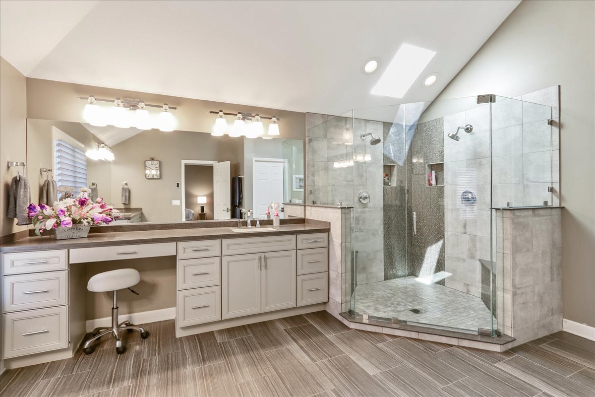 519 Litchfield Lane, Bartlett, IL 60103