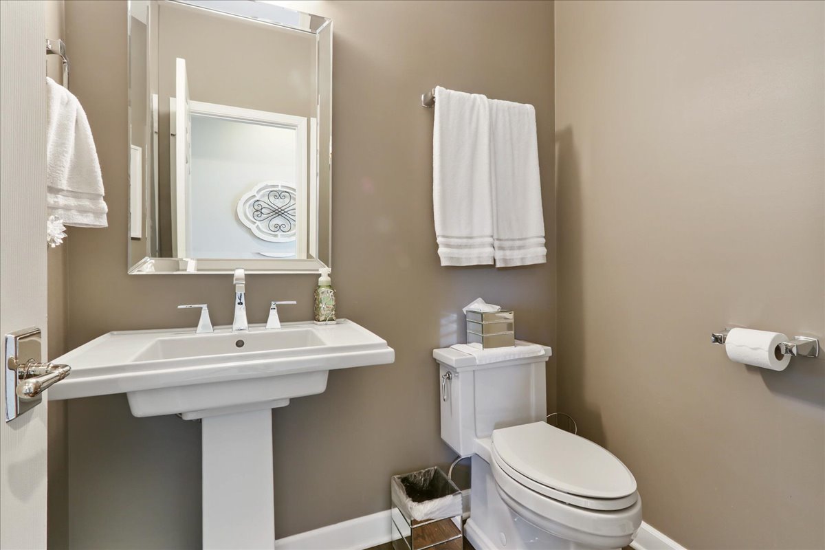 519 Litchfield Lane, Bartlett, IL 60103