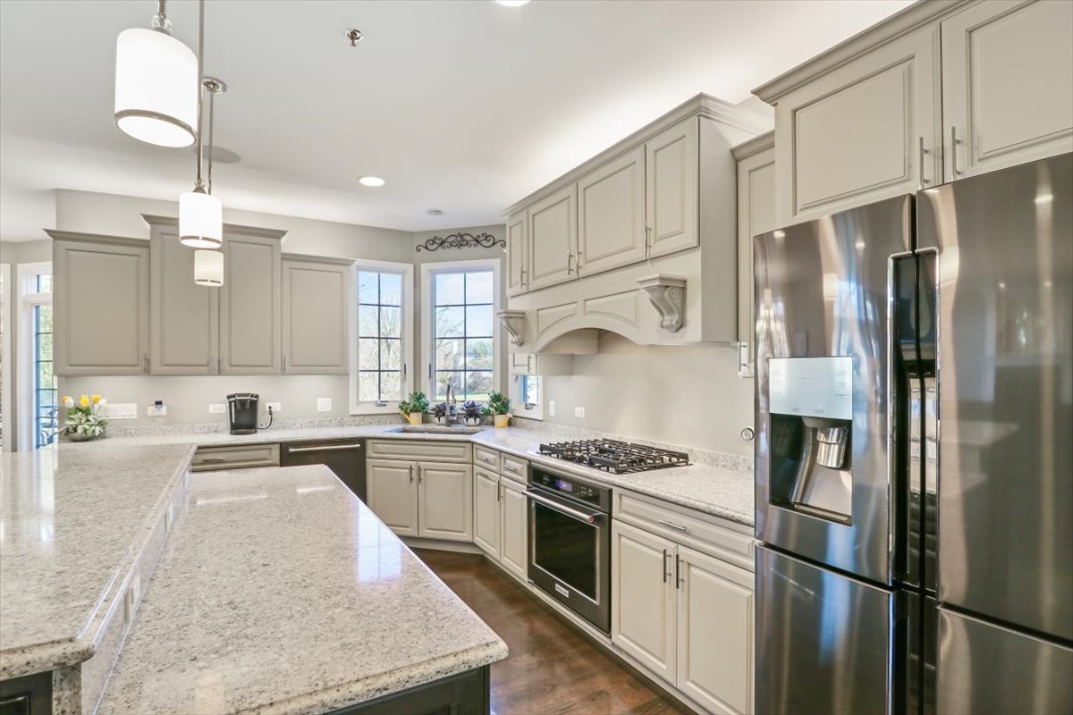 519 Litchfield Lane, Bartlett, IL 60103