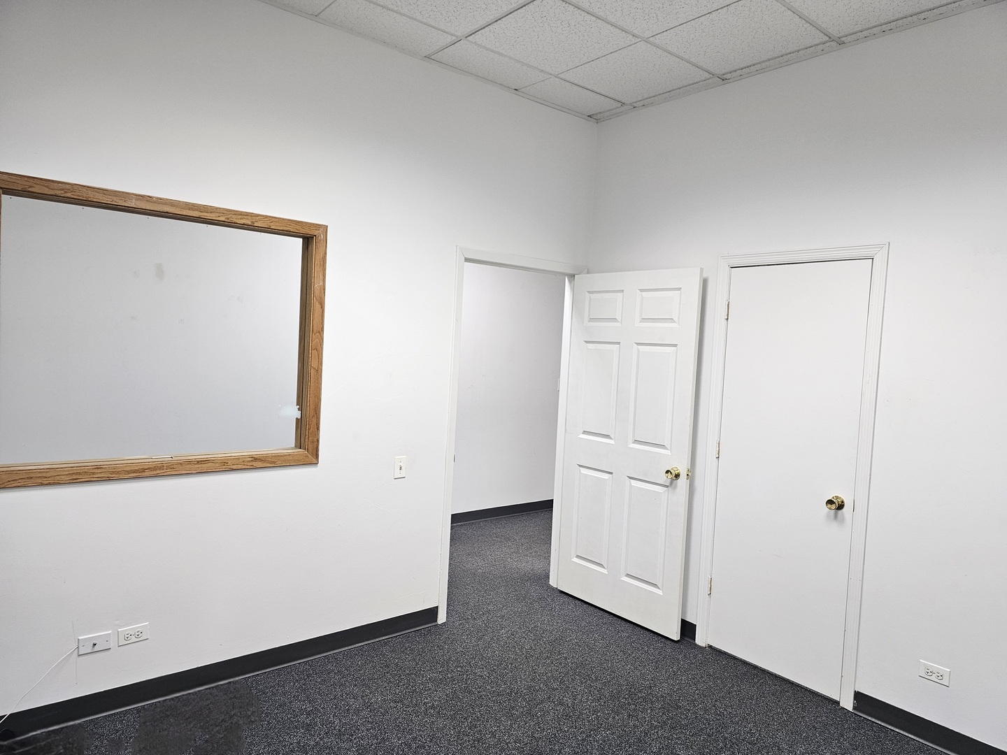 520 QUAIL HOLLOW Drive #500, Wheeling, IL 60090