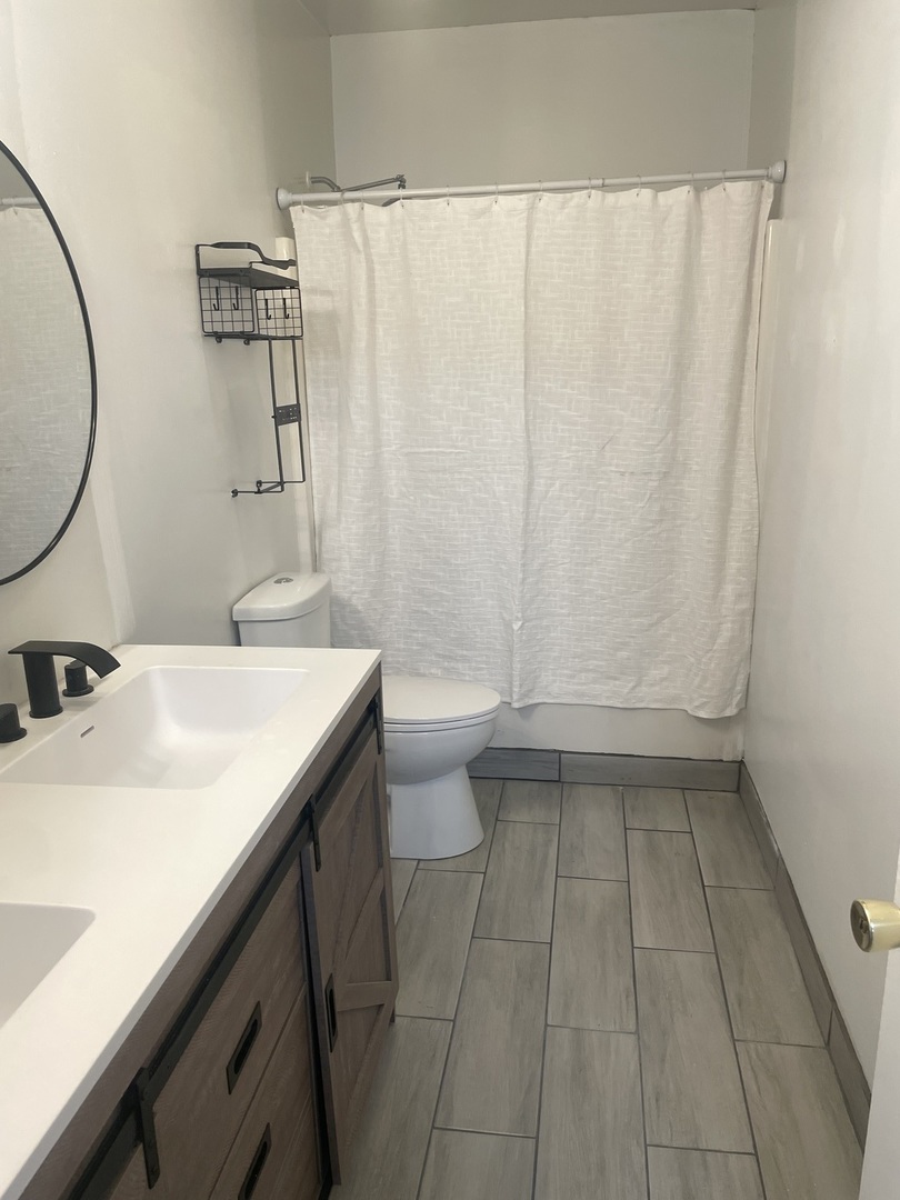 1512 Henry Place, Waukegan, IL 60085