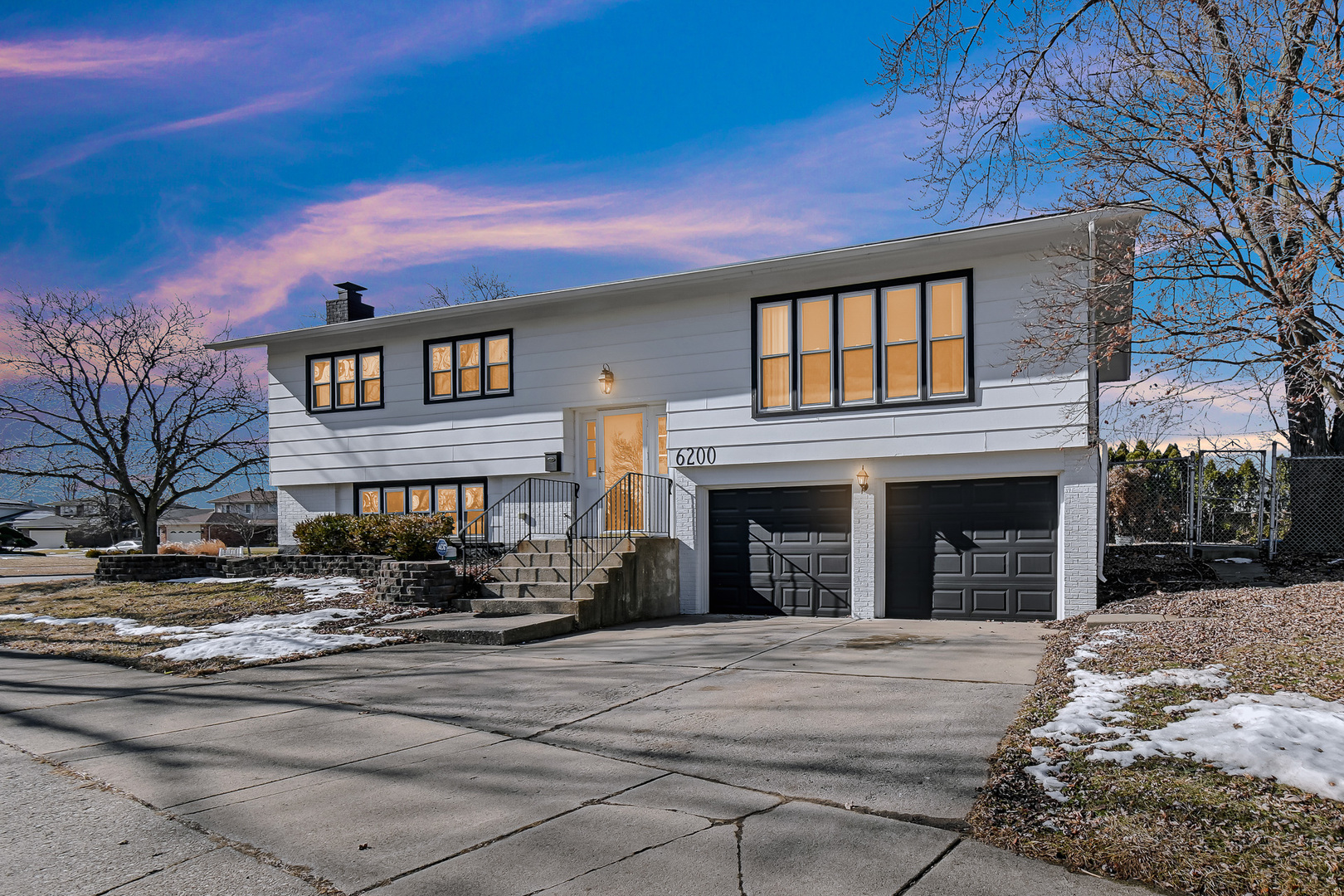 6200 Rob Roy Drive, Oak Forest, IL 60452