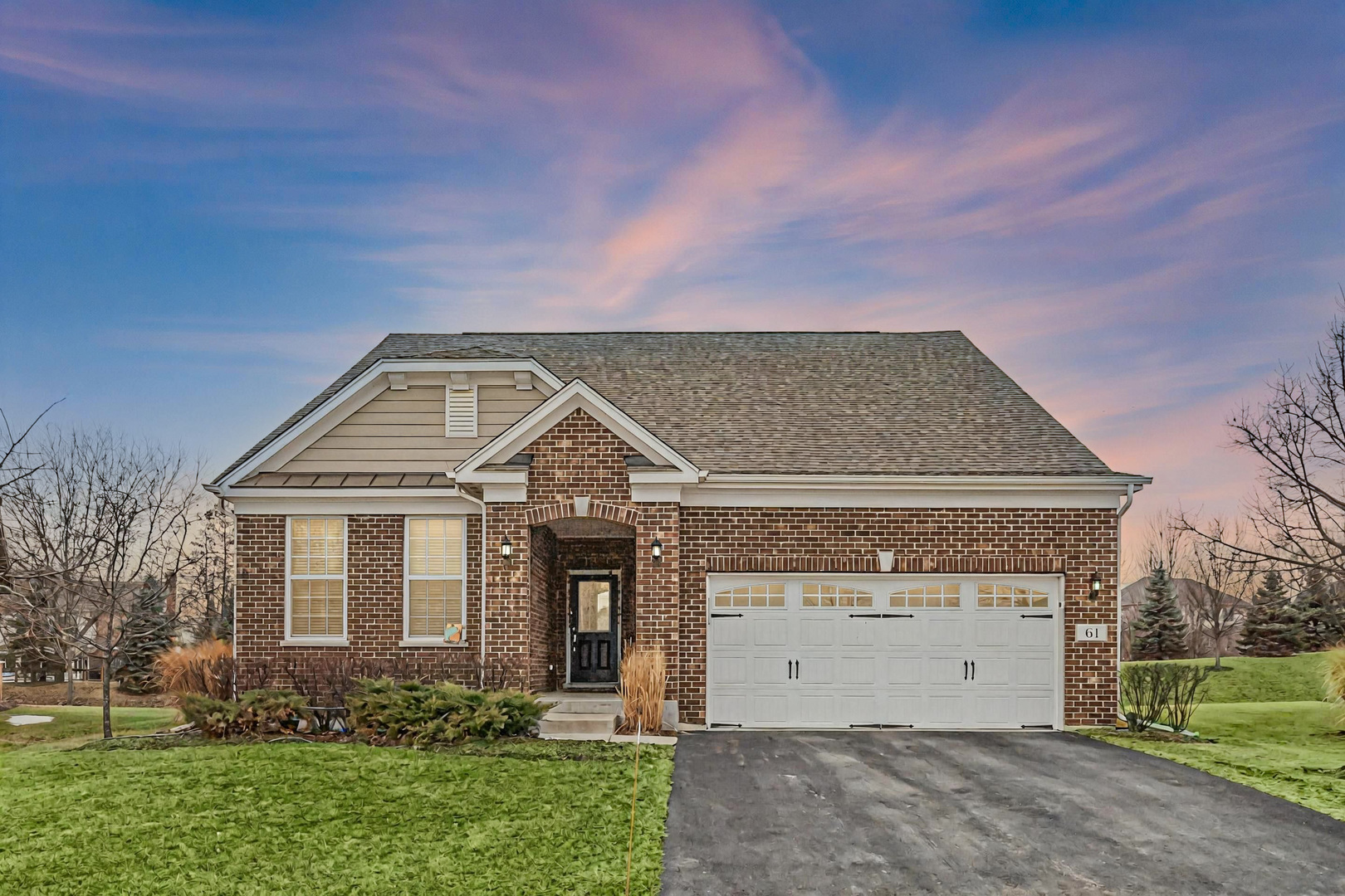 61 Pacific Avenue, Hawthorn Woods, IL 60047