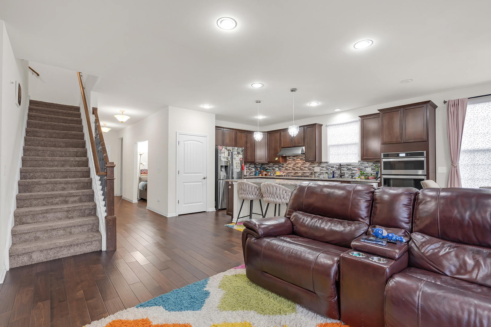 61 Pacific Avenue, Hawthorn Woods, IL 60047