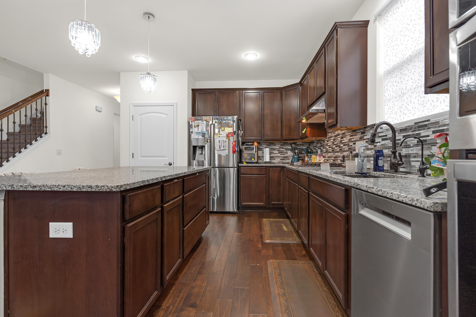 61 Pacific Avenue, Hawthorn Woods, IL 60047