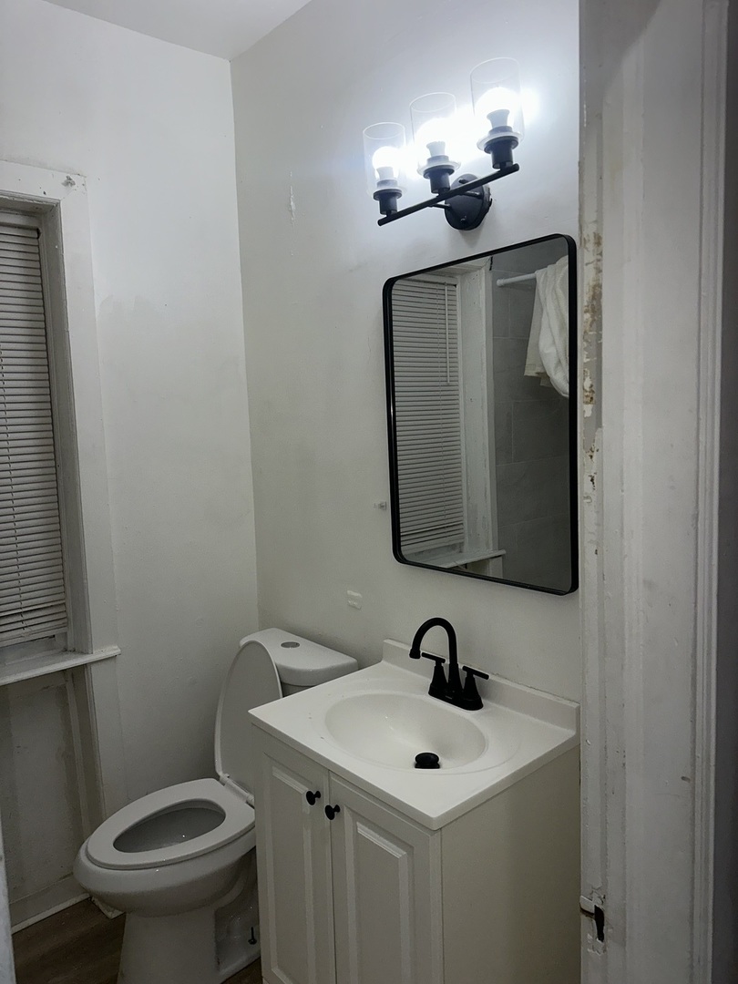 8017 S Saint Lawrence Avenue #1, Chicago, IL 60619