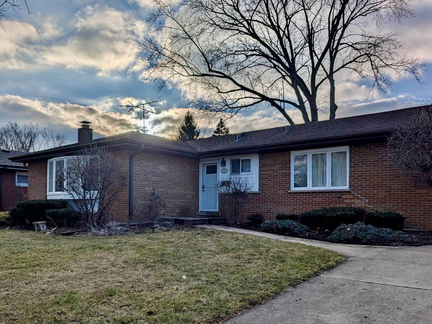 Arlington Heights, IL 60004
