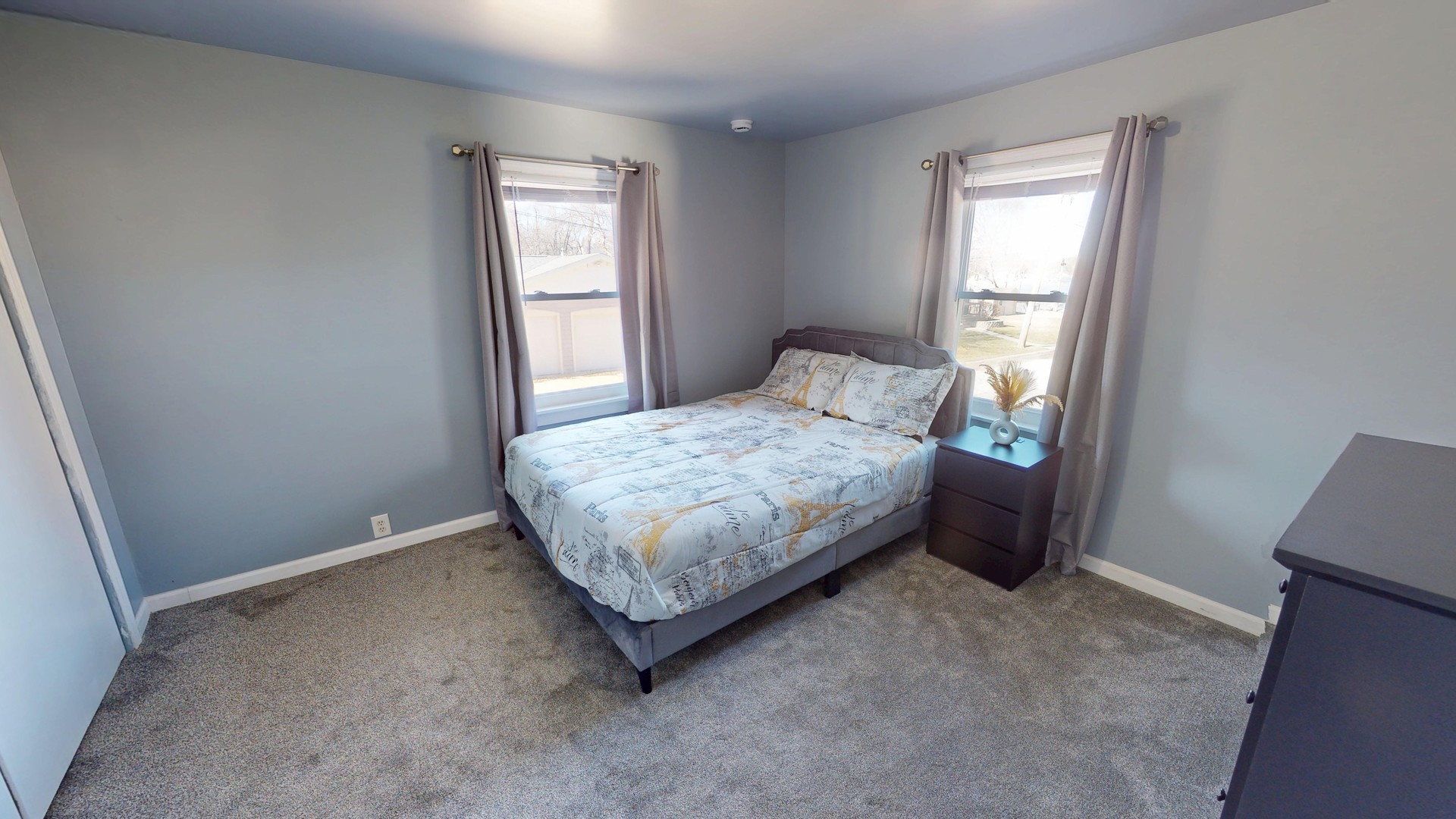 176 E Grand Avenue, Fox Lake, IL 60020