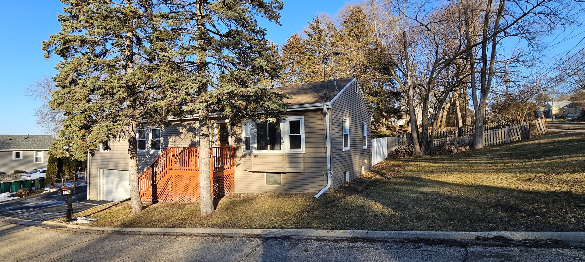 176 E Grand Avenue, Fox Lake, IL 60020