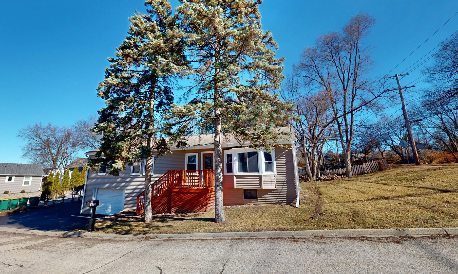 176 E Grand Avenue, Fox Lake, IL 60020